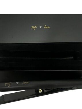 Luxe Black Ceramic Hair Straightener – Professional Flat Iron